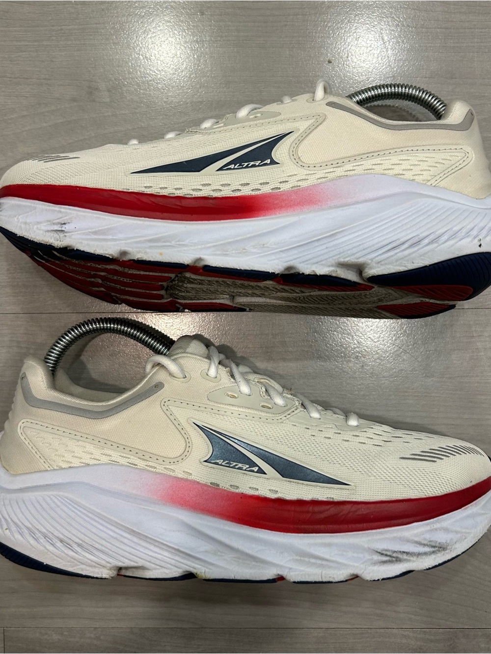 Altra VIA Olympus Shoes Womens Sz 8.5 White Running EGO Max ALOA82CR140 Sneakers
